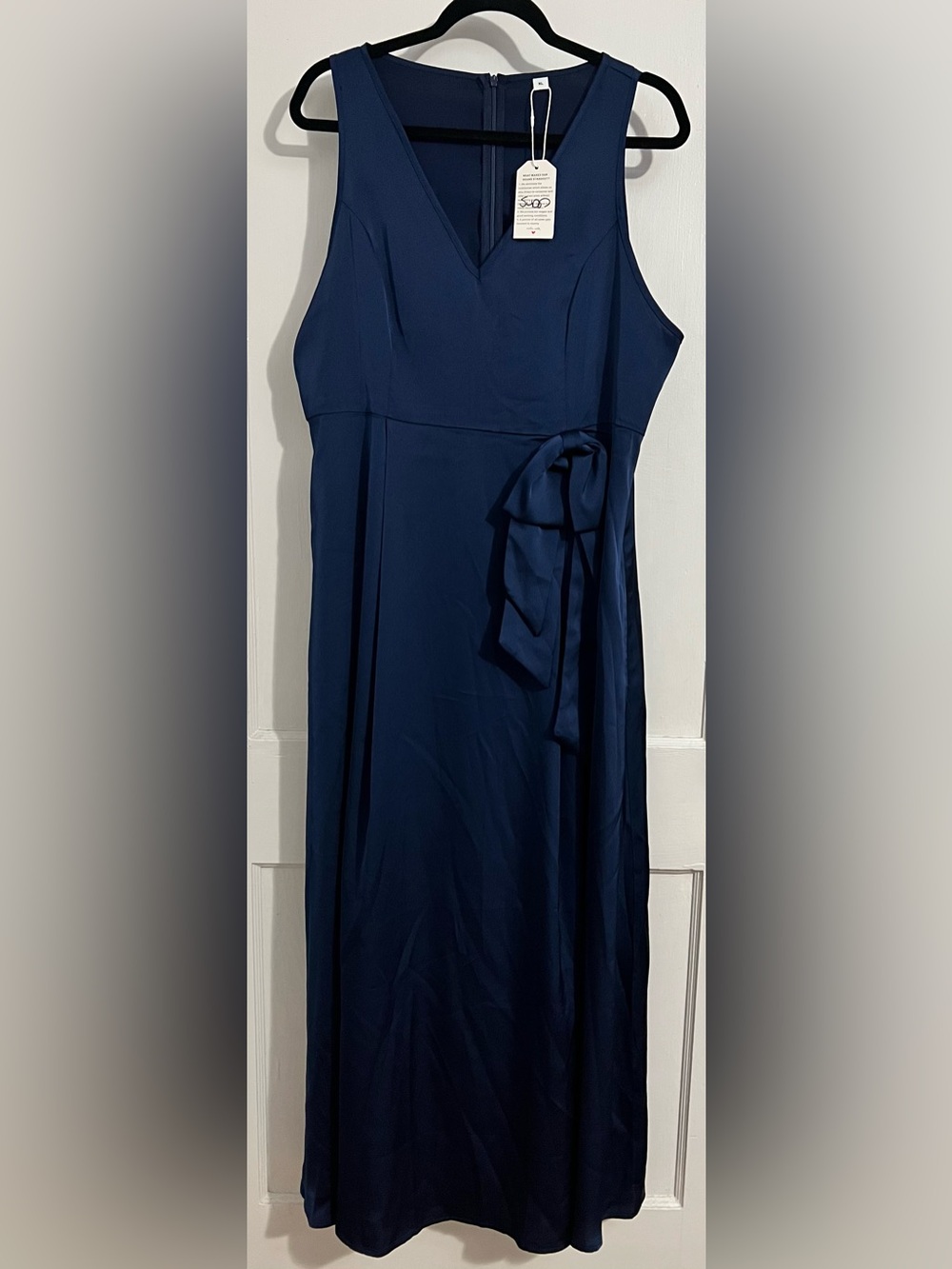 Sleeveless V-Neck Navy Maxi Dress with Side Tie